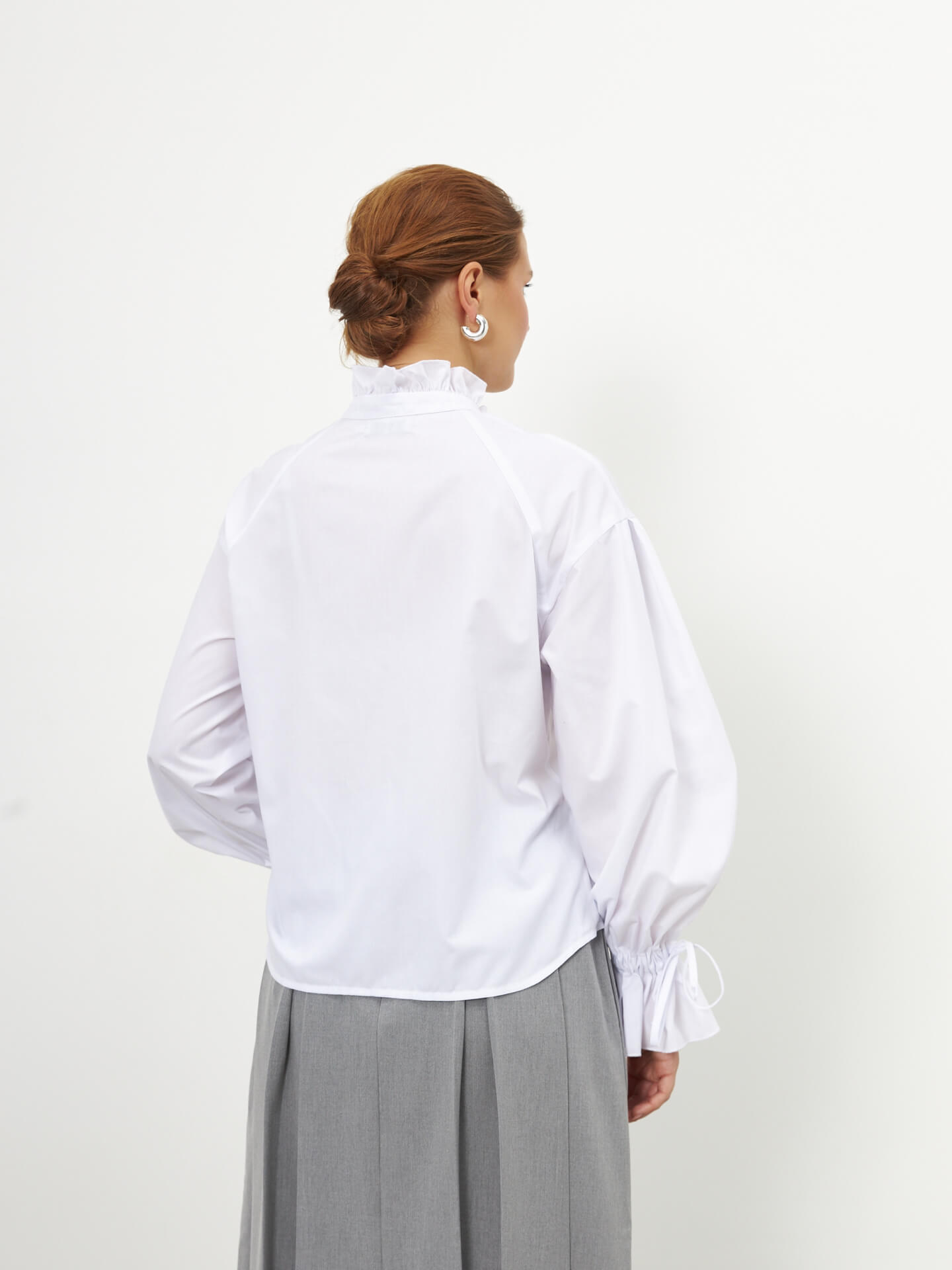 Блуза с объемными рукавами