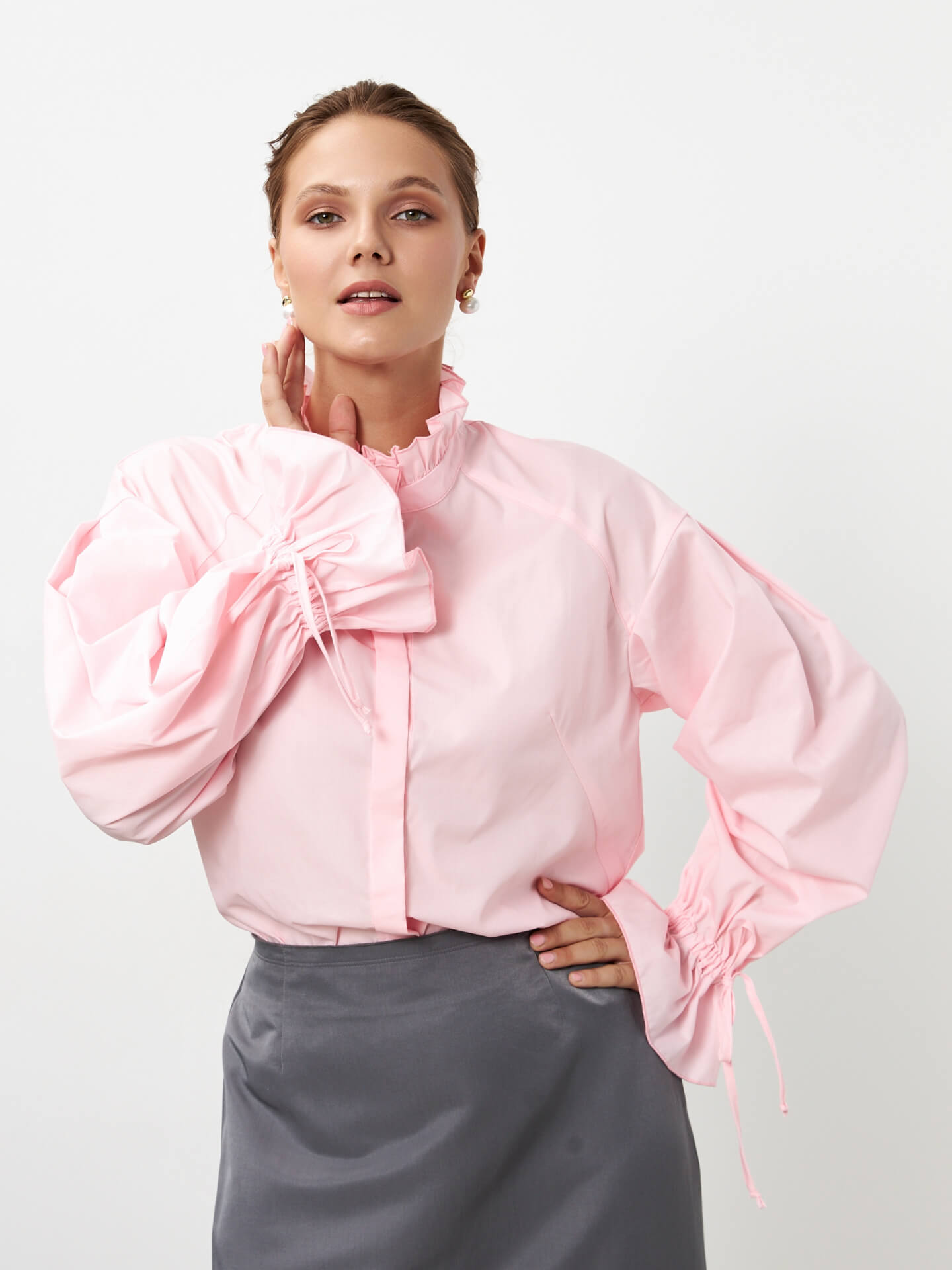 Блуза с объемными рукавами