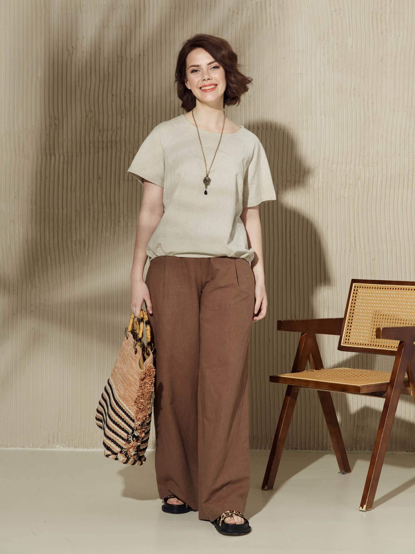 Блуза с низом на резинке