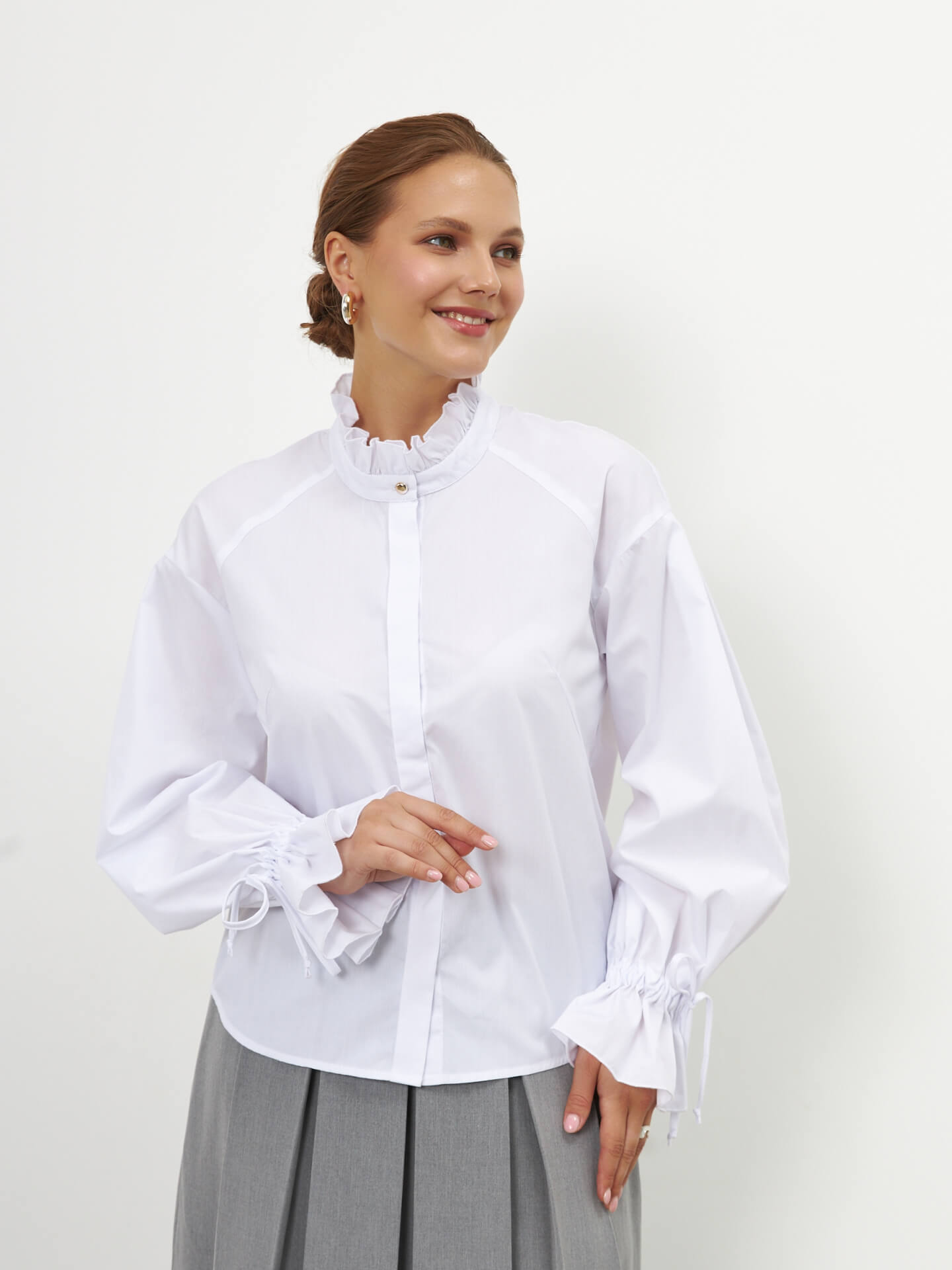 Блуза с объемными рукавами