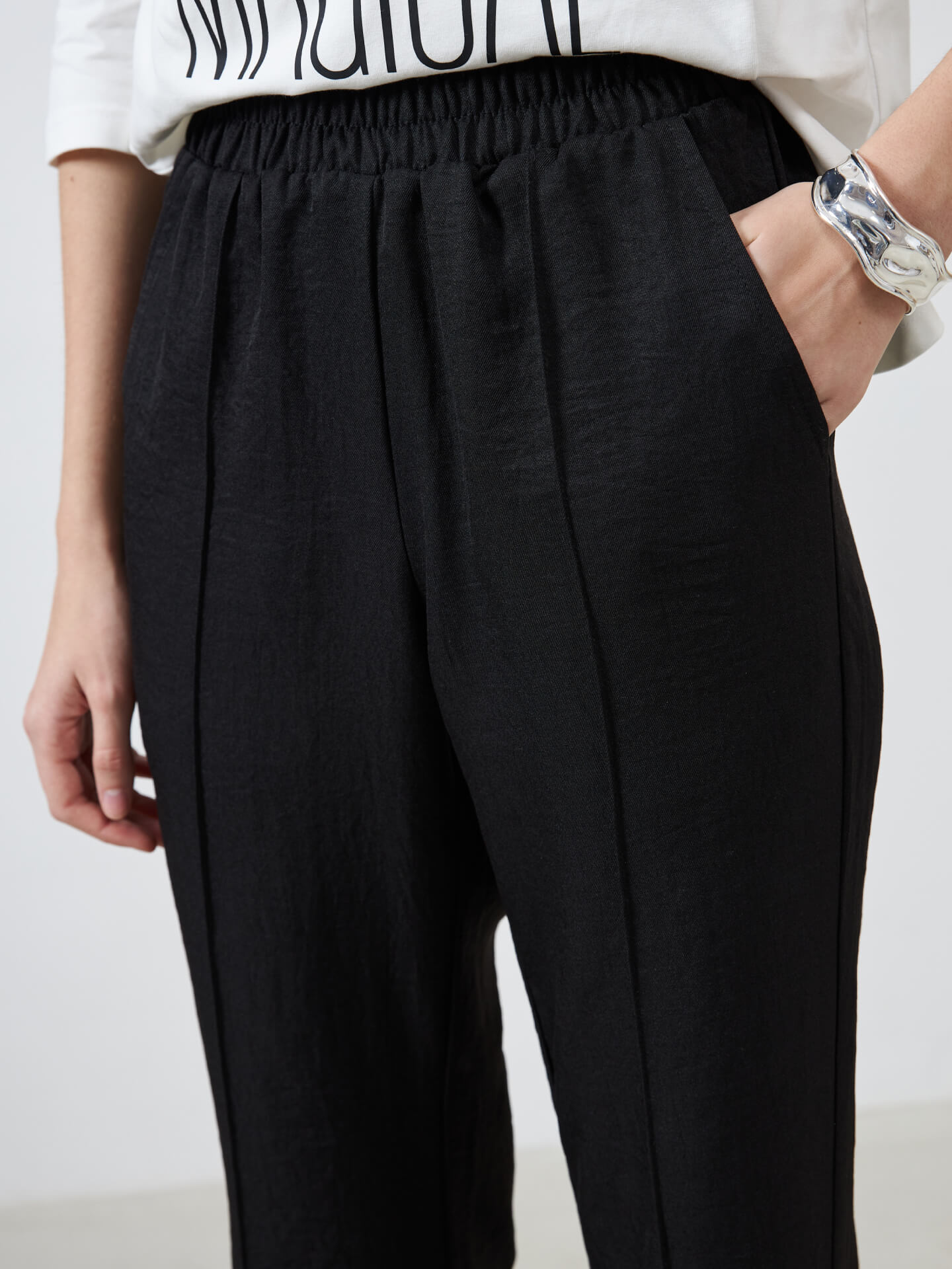 Брюки с разрезами