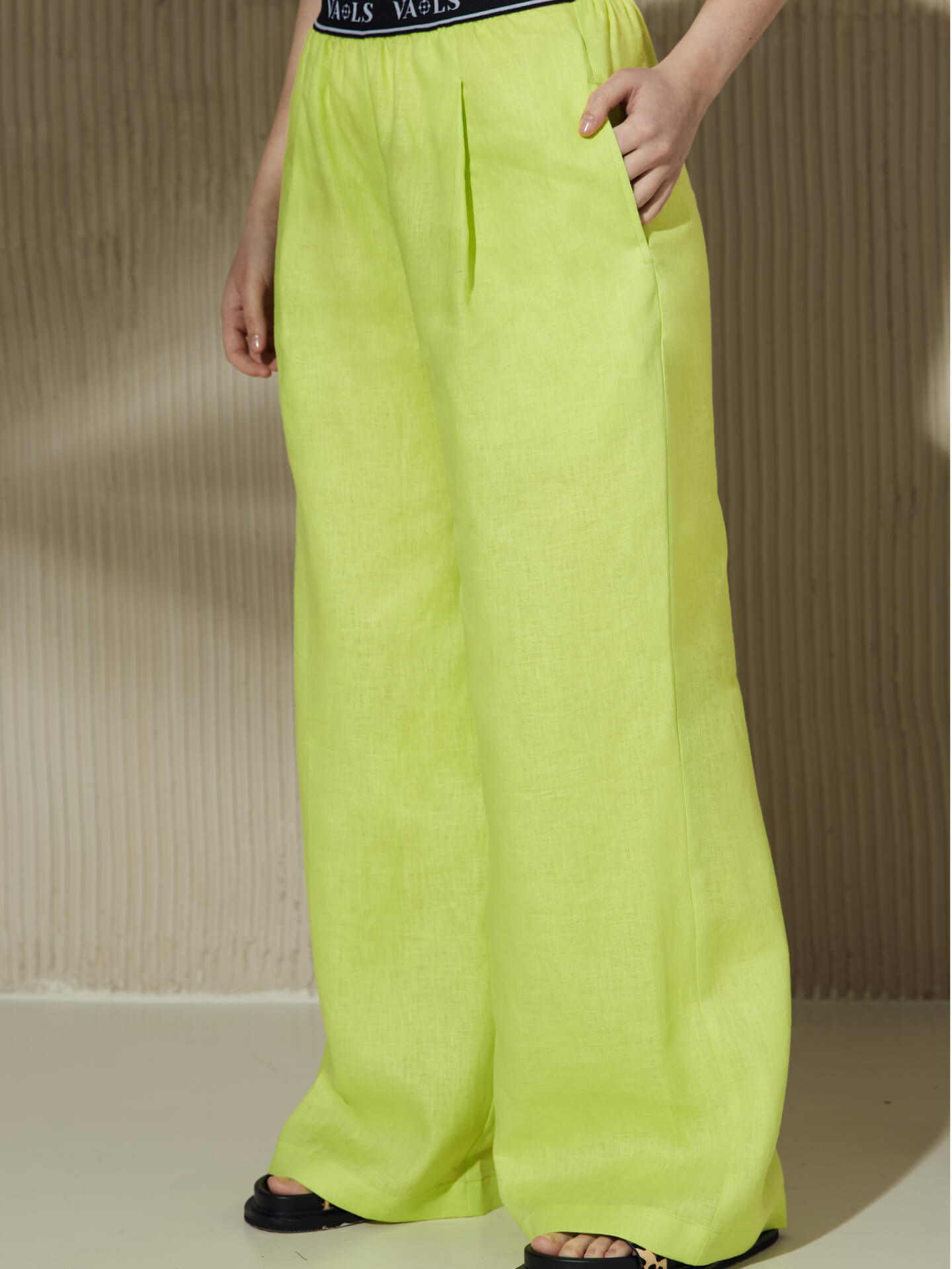 Брюки с брендированной резинкой