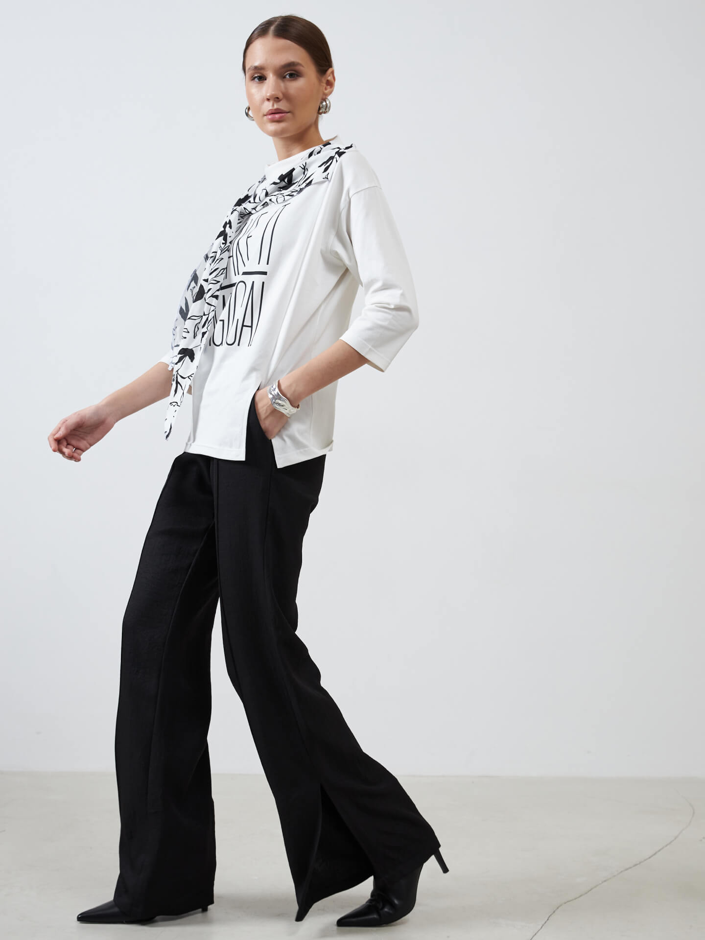 Брюки с разрезами